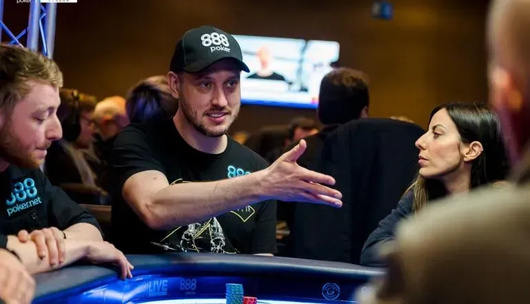 ian simpson 888 poker